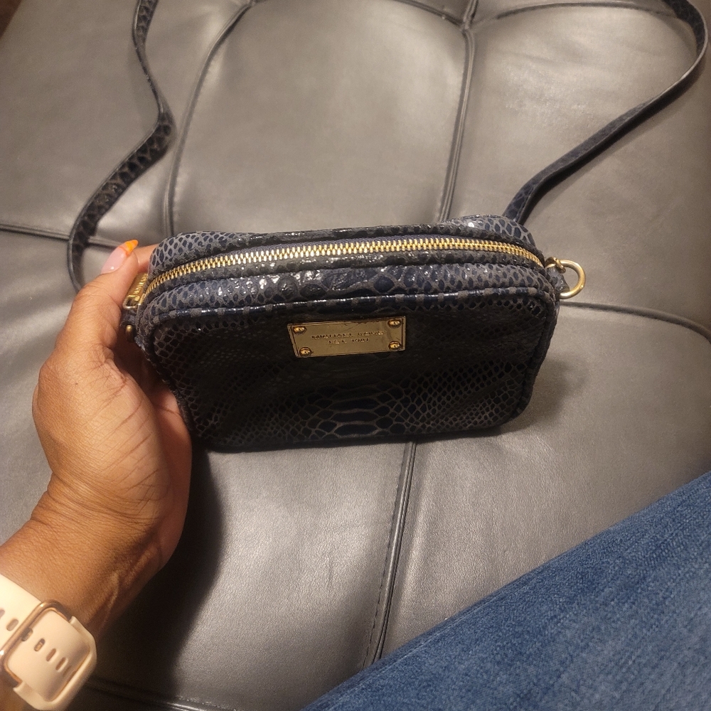 Mini Crossbody - Picture 3 of 4